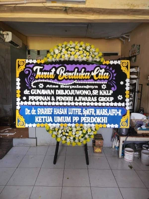 Papan Bunga di Kelapa Gading Mall Area